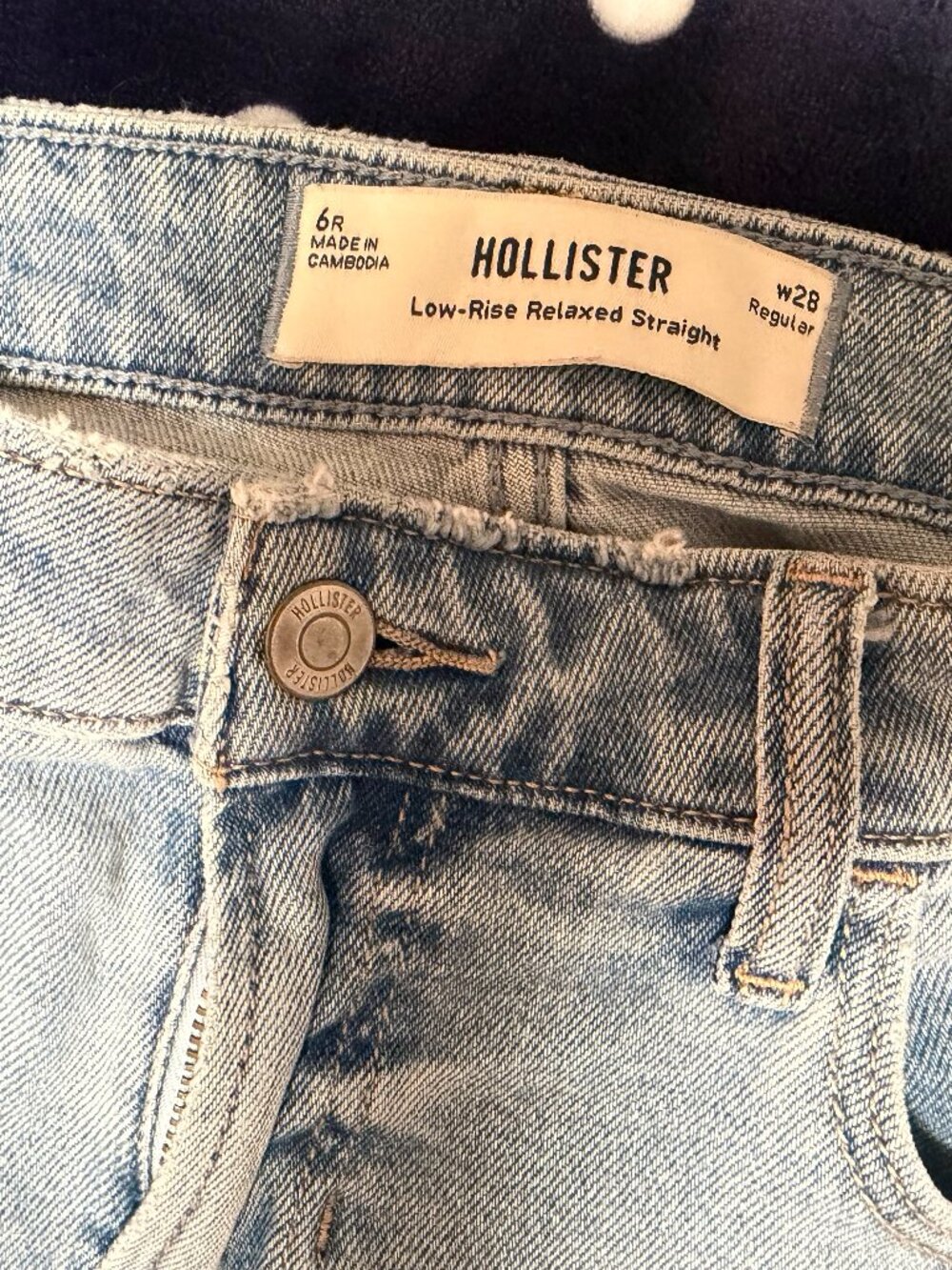 Hollister Low-Rise Relaxed Straight Jeans